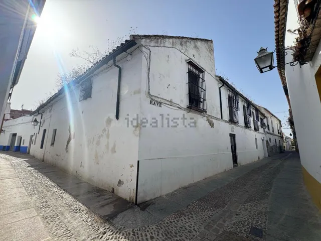 Oportunidad para Inversores: Gran Casa/Edificio para Rehabil - foto 2