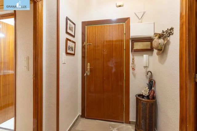 Amplio y luminoso piso de 3 dormitorios listo para entrar a vivir junto al metro de Albolote — 28