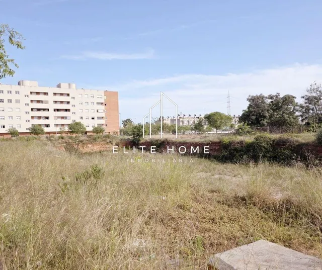 SUELO URBANO EN UBICACIÓN PRIVILEGIADA Y CON PROYECCIÓN DE F - foto 2