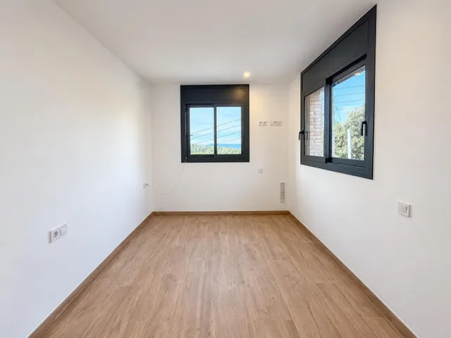 CASA A ESTRENAR DE 4 habitaciones Y ZONA PARQUING — 15