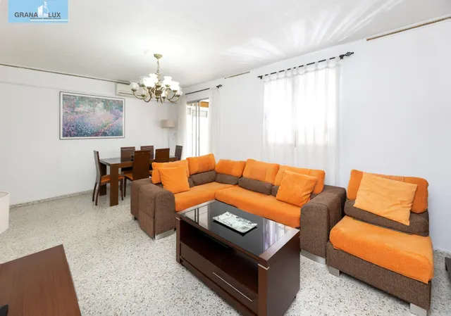 ¡Oportunidad única! Ático de 4 dormitorios y 2 baños con gran terraza frente al Colegio Agustinos (Arabial) — 9