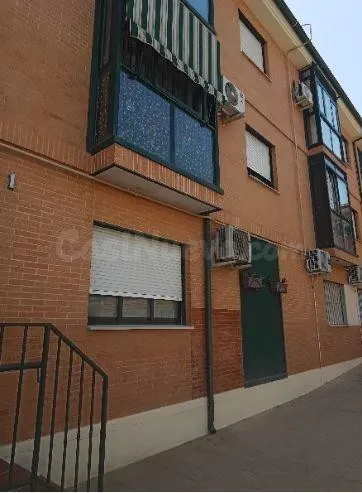 SE VENDE piso OKUPA en C CL NUMANCIA,4 Esc:1 Pl:1 Pt:0A Fuen - foto 3