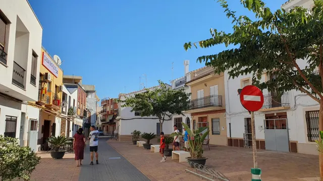 Casa de pueblo tradicional de 250 m2 en Canet centro: 3 alturas diáfanas para proyecto de rehabilitación a medida — 19