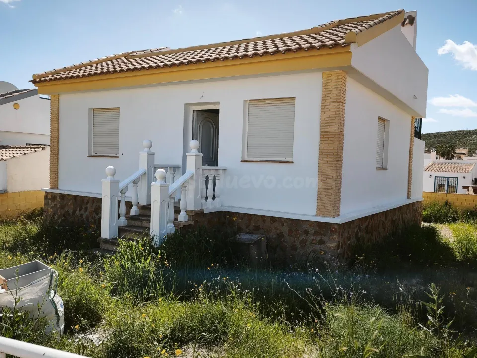 BONITA CASA EN PLANTA BAJA CON PARCELA EN CAMPOSOL