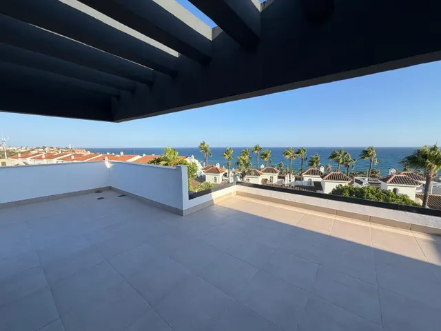 Atico con vistas despejadas al Mar en zona Playa Marina 300  - foto 5