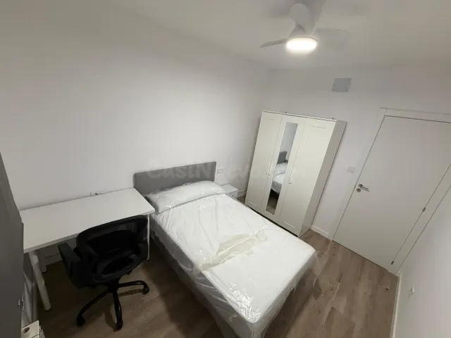 Amplio piso para chicas disponible para estudiantes en la zo - foto 4