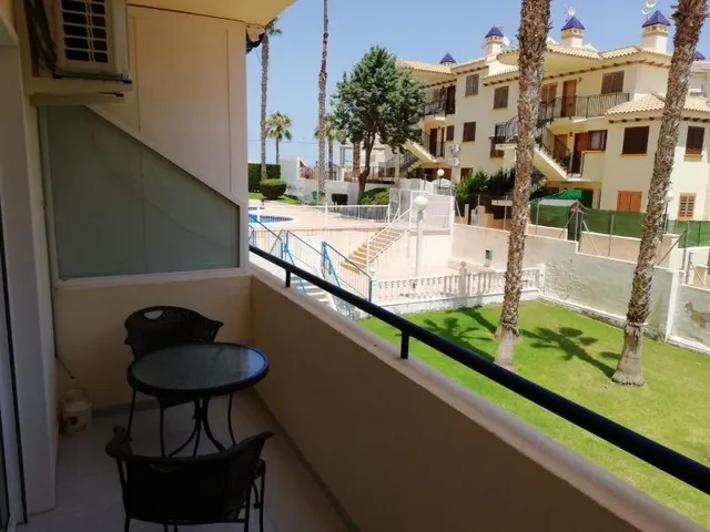 Estudio en La Mata, piscina comunitaria, en Torrevieja — 5
