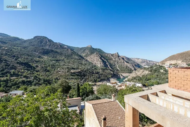 EDIFICIO en Güejar Sierra — 2