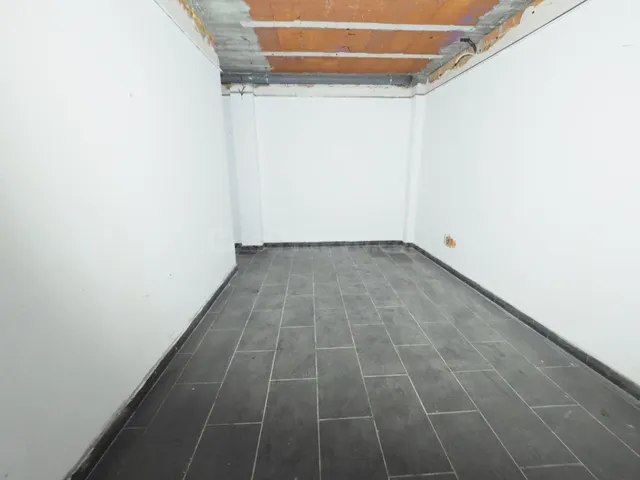 SE VENDE LOCAL COMERCIAL EN VILANOVA I LA GELTRU, ZONA SANT  - foto 5
