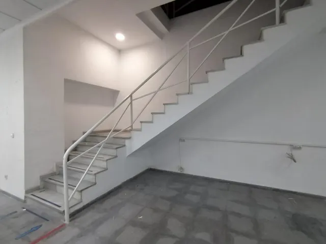 LOCAL comercial (200m2) en ALQUILER  zona PLAZA DE CREVILLENTE — 5