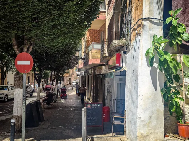 SE VENDE LOCAL DE COMIDAS PARA LLEVAR EN LANJARÓN (GRANADA)