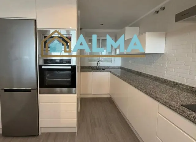 Espectacular Atico con terraza y gran  de solarium en urb. privada con piscina — 6