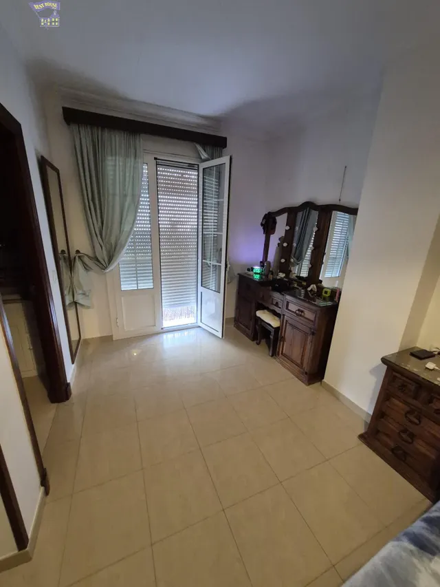 SE VENDE CASA EN ZONA CENTRO — 38
