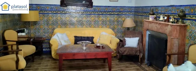 Gran chalet en el centro de Villanueva del Rio y Minas - foto 5