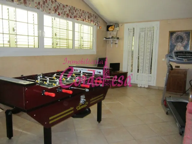 MAJESTUOSA CASA INDEPENDIENTE CON ASCENSOR Y PISCINA — 29