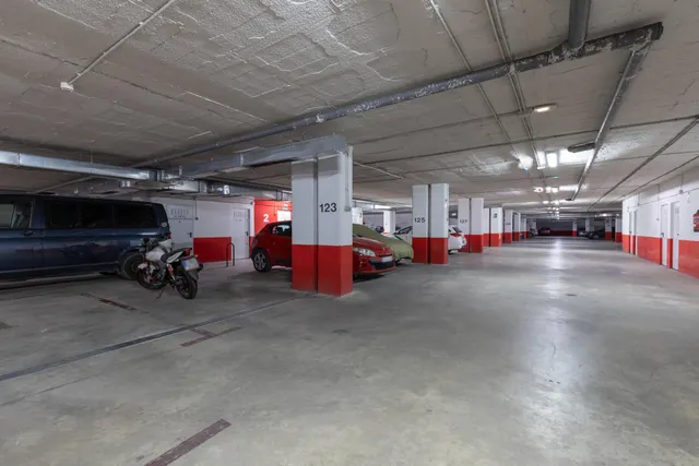 Plaza de garaje en urbanización privada pts — 10