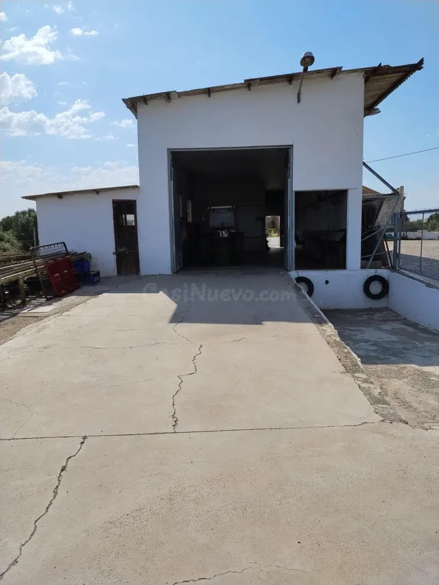 NAVE INDUSTRIAL A LA VENTA EN EL PUIG (CALIDAD-PRECIO) - foto 2