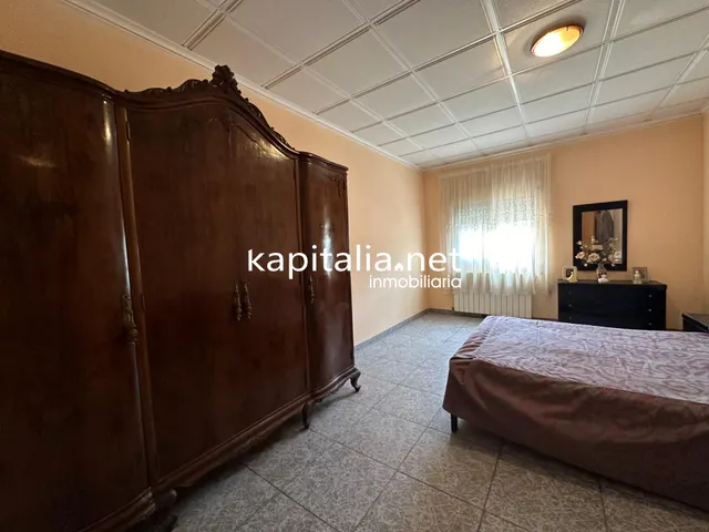 Chalet a la venta en Cocentaina, Alicante. — 28
