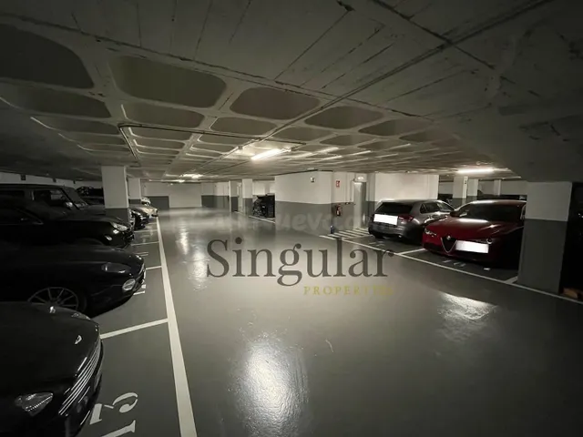 Parking en Vía Augusta, zona Tres Torres - foto 4