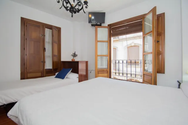 Gran inversión de máxima renta , en pleno corazón de Granada capital, único en la zona como negocio. — 7