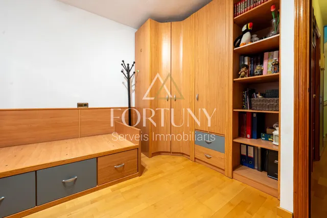 Casa adosada en venta en Passatge de Montbrió del Camp, Reus. — 32