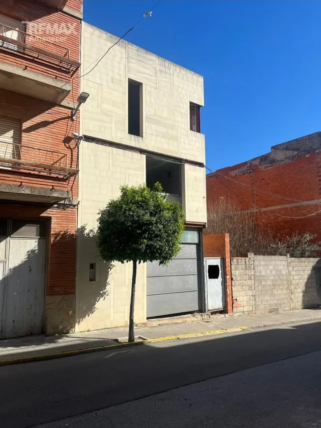 Hazla a tu medida: casa diáfana con patio y terraza en L?Ol - foto 2