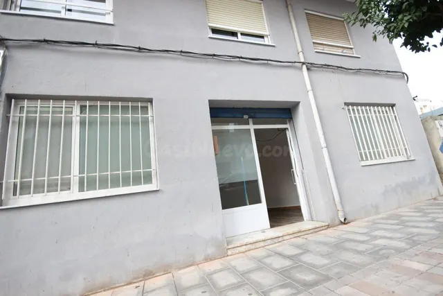 Local Comercial en Alquiler, Zona Ficia — 2