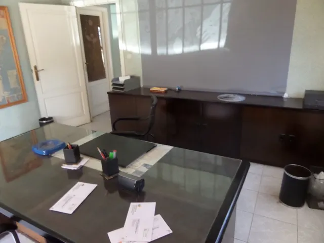 LOCAL COMERCIAL DE MAS DE 300 M2 — 14
