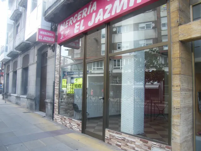 Local Comercial en Cuatro Caminos - Torrelavega