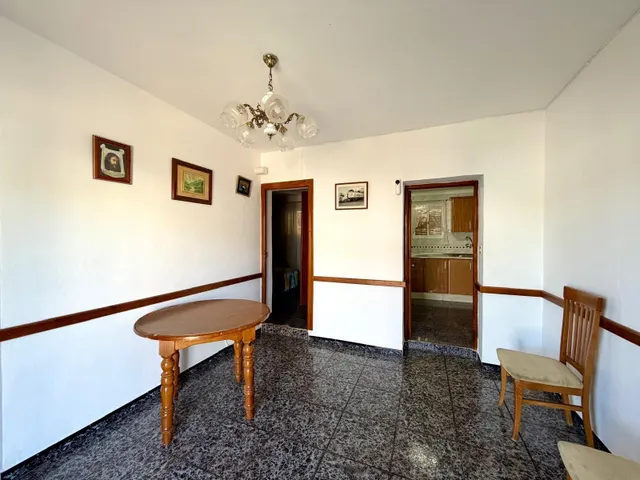 Casa de pueblo en pleno centro de La Joya con dos viviendas independientes y parcela de 500 m2 — 18