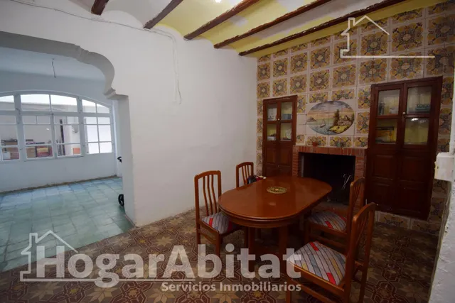 AMPLIA CASA CON 2 TERRAZAS Y GARAJE — 7