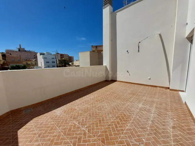 Ático de obra nueva 3 dormitorios con terraza en Garrucha Ce - foto 3