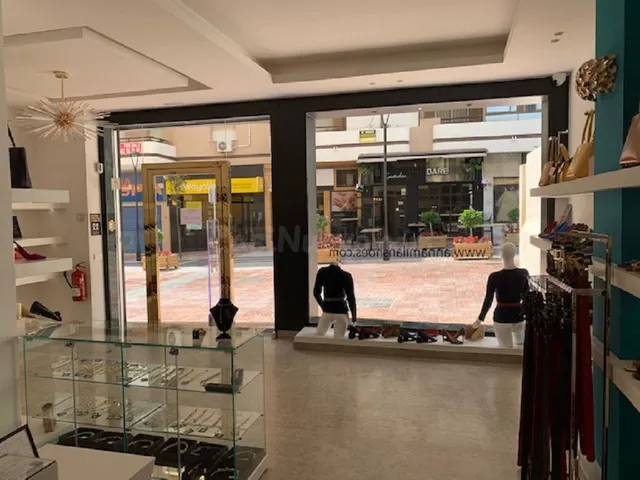 Local comercial 243m² en venta - Marbella