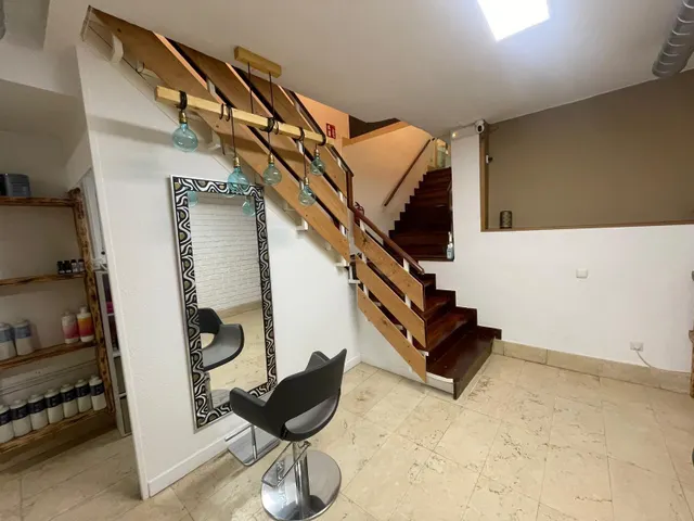 SE VENDE LOCAL CON INQUILINOS EN EL CENTRO — 2