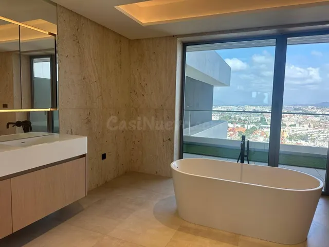 Exclusivo Apartamento de Lujo de 4 Dormitorios en Málaga Towers Vision | Vistas Infinitas al Mar Mediterráneo, Primera Linea de Playa — 16