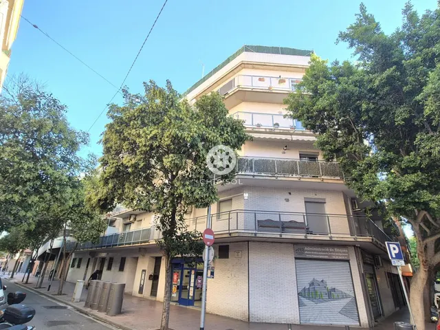 Dúplex con encanto de casa independiente, 4 dormitorios y te