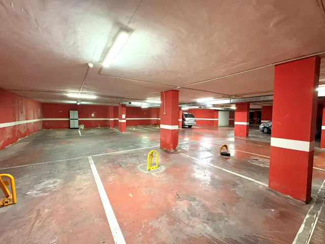Apartamento moderno y espacioso en primera línea de mar junto a Playa del Cura. ¡3 dormitorios, 2 baños, balcón con vistas al mar (sureste) y piscina comunitaria! — 48