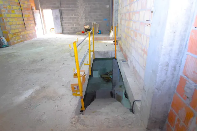 Local comercial  con posibilidad de vivienda  en  Muro — 9