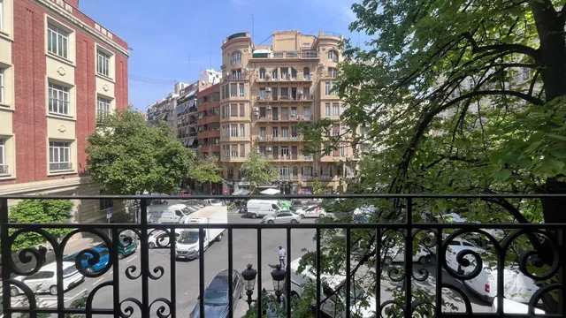 ¡INMEJORABLE OPORTUNIDAD DE VIVIR EN EL EIXAMPLE!! - foto 4