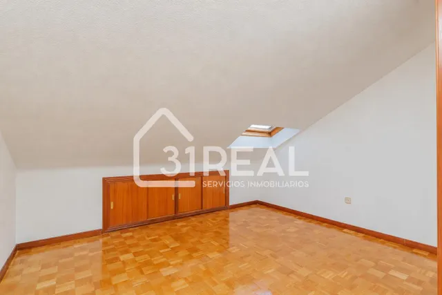 Ático duplex con terraza en Valdeacederas — 29