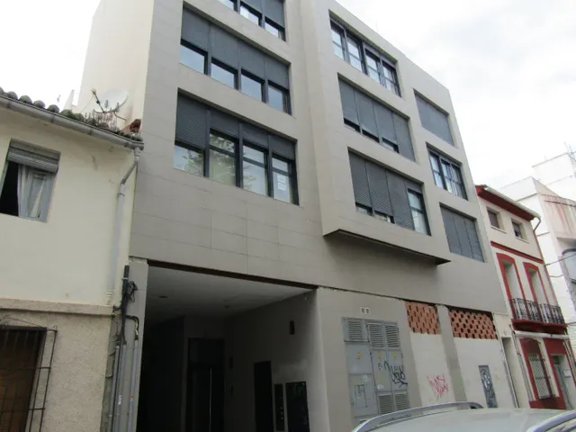 CENTRO CIUDAD - ZONA PRADO (GANDIA) - PLAZA DE GARAJE ABIERTA - SE ALQUILA — 2