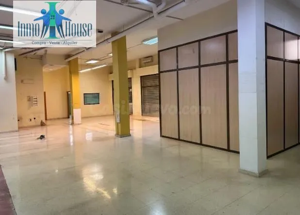 SE VENDE LOCAL ZONA INDUSTRIA — 4
