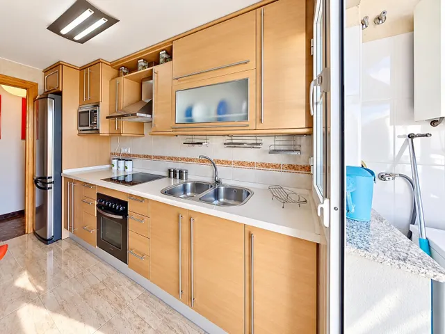 Bonito piso exterior y luminoso de dos dormitorios, baños y aseo en Albolote junto al metro y con plaza de garaje — 17