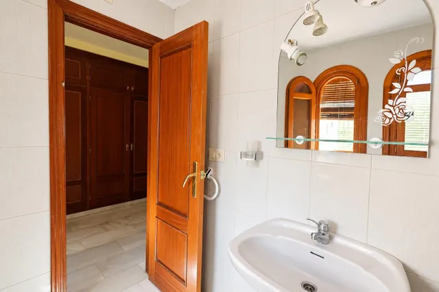 Chalet independiente con piscina en Híjar, Las Gabias — 35