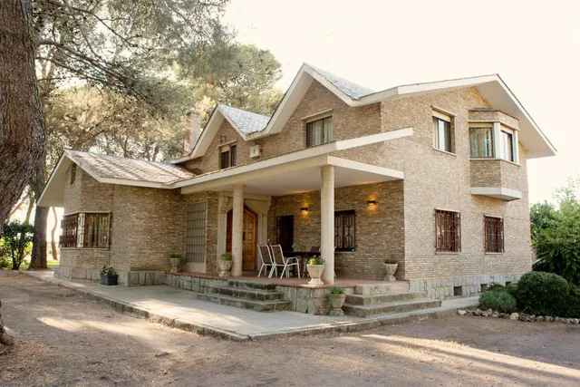 Urbis te ofrece un exclusivo chalet en venta en Salamanca. - foto 2
