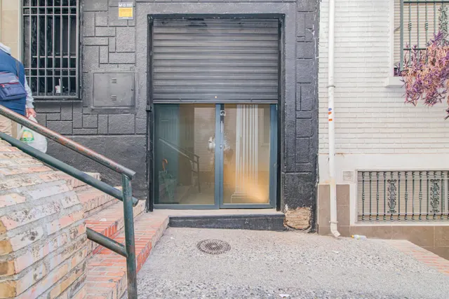 Se vende espectacular espacio comercial reformado en el corazón de Granada — 26