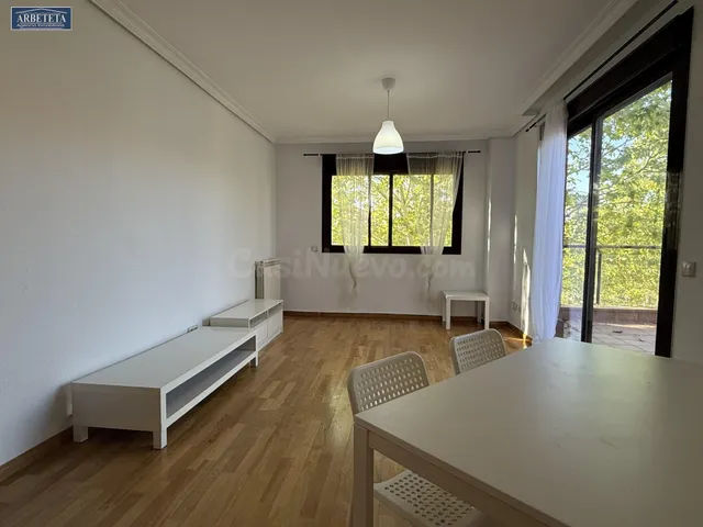INMOBILIARIA ARBETETA ALQUILA PISO DE DOS DORMITORIOS EN VAL - foto 4