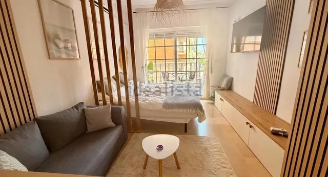 ¡Atención inversores! Estudio renovado a 20 metros de la pla