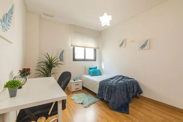 vivienda con piscina, plaza de garaje, terraza, 3 habitaciones y 2 baños — 6