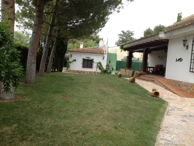 ¡¡¡ESPECTACULAR PARCELA DE 2264M, CON PISCINA, PISTA DE TENIS EN URB. AGUA SOL. — 39